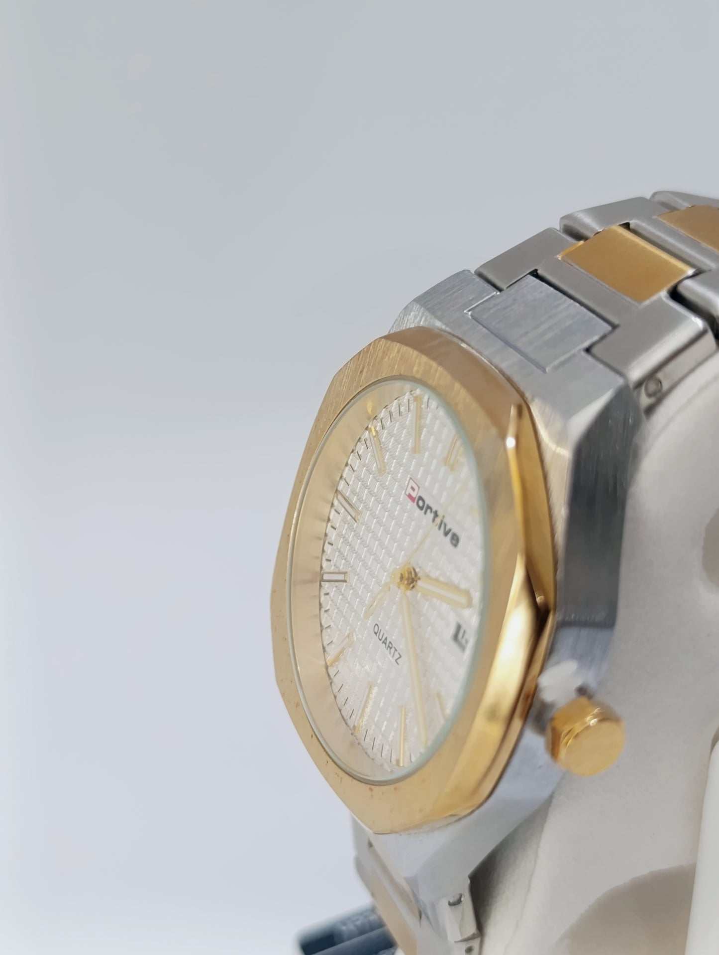 Portive Watch: The Perfect Blend of Style and Functionality